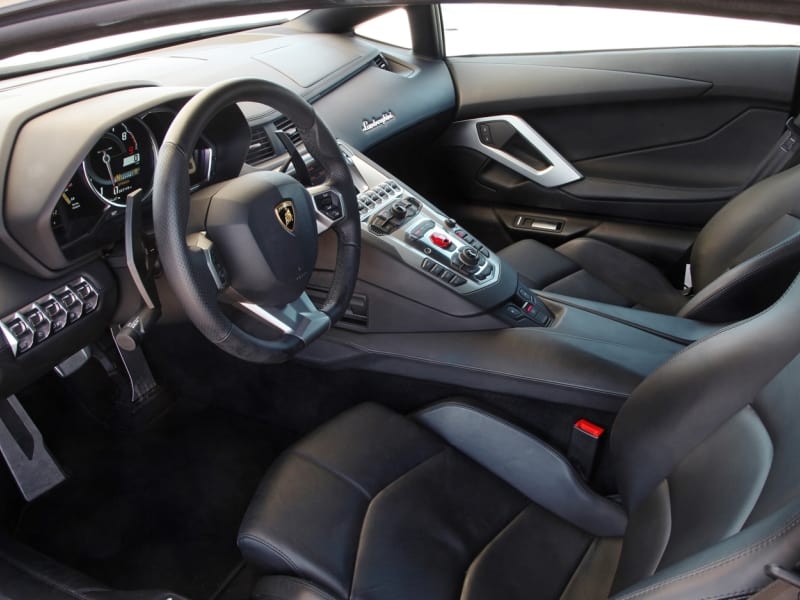 2015 Lamborghini Aventador Interior