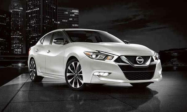 2017-Nissan-Maxima-Overview