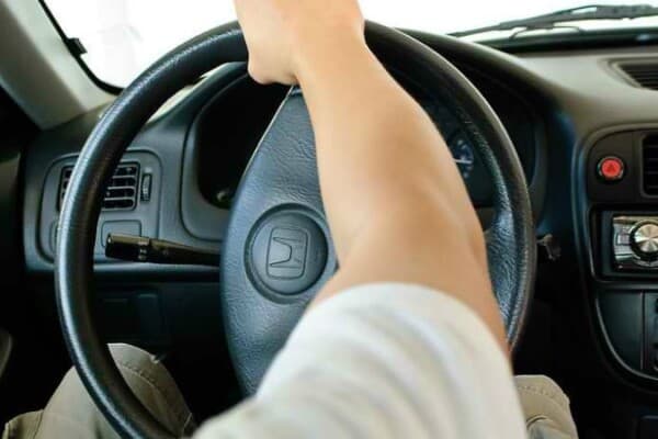 why-a-steering-wheel-clicks-when-turning