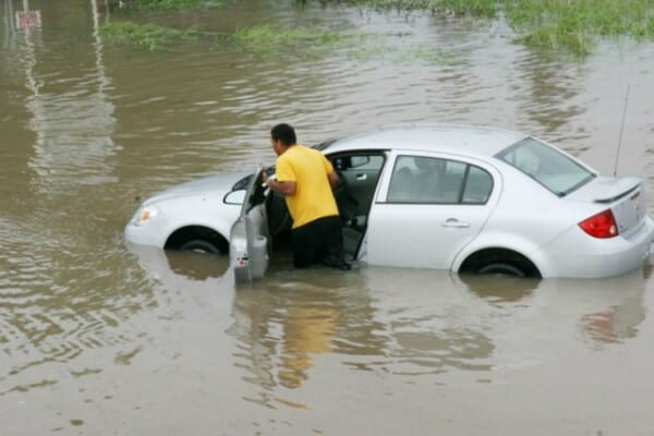 car-flood-emergency-tips